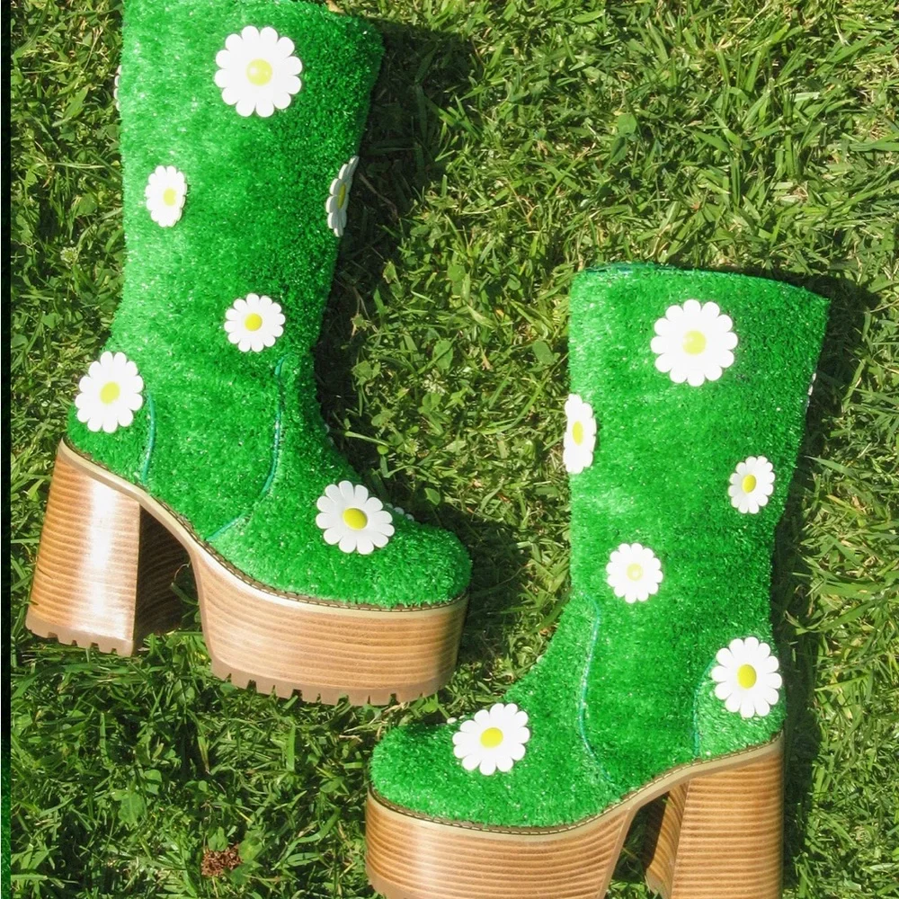IT’S ALWAYS GREENER PLATFORM HEELED BOOTS  DELIA*S BY DOLLS KILL WOMENS 7 RARE!!